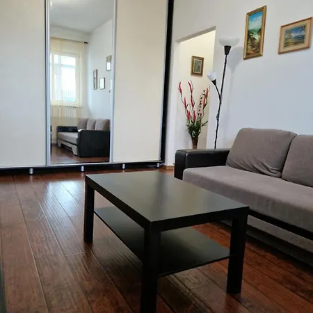 Appartement Charming With Private Terrace Boekarest