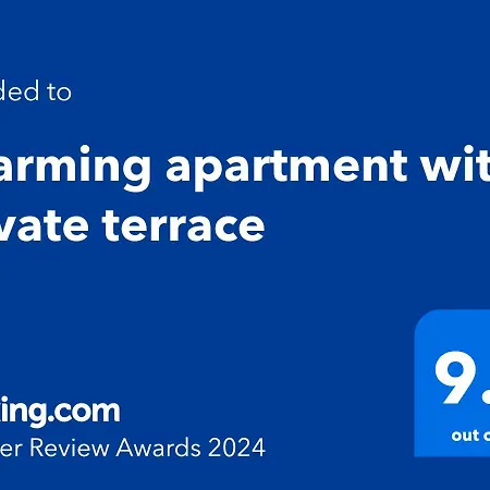 Appartement Charming With Private Terrace Boekarest