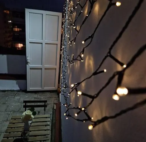 Charming With Private Terrace Bucarest