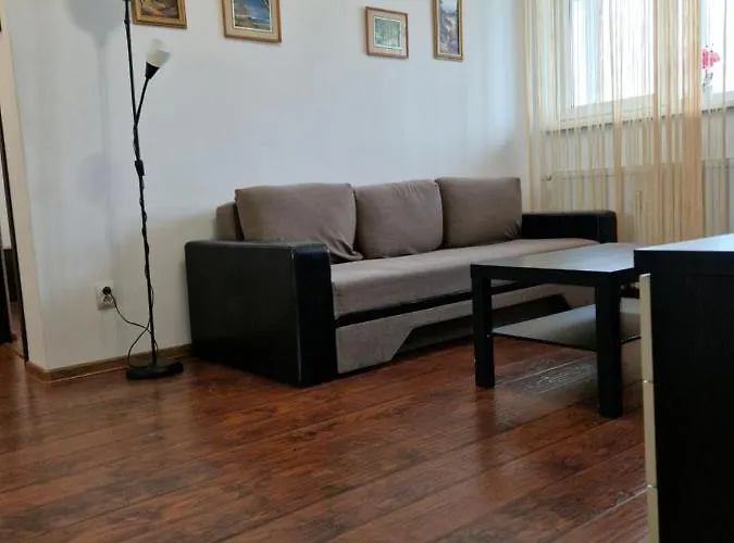 Charming With Private Terrace Boekarest